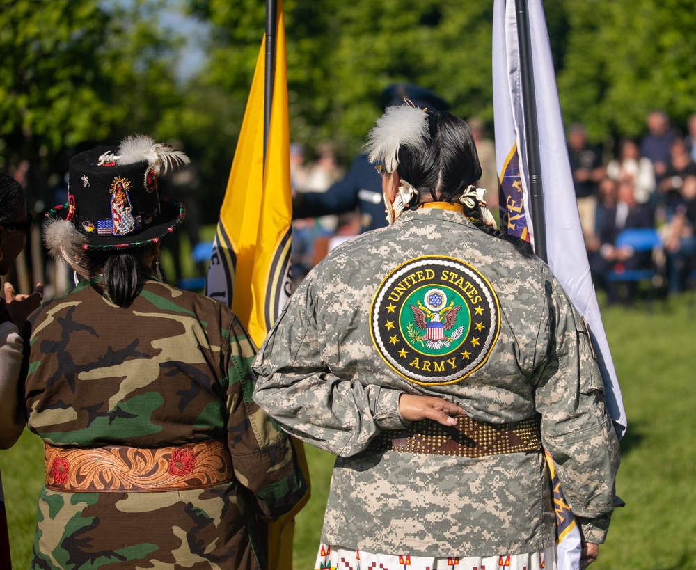 General Hecker honors C-47 Aircrews in Picauville