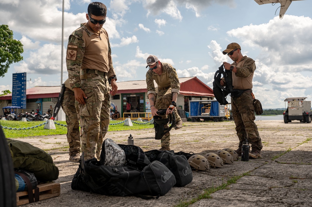 Peruvian Air Force, SERE Specialists conduct pallet drop during RS24