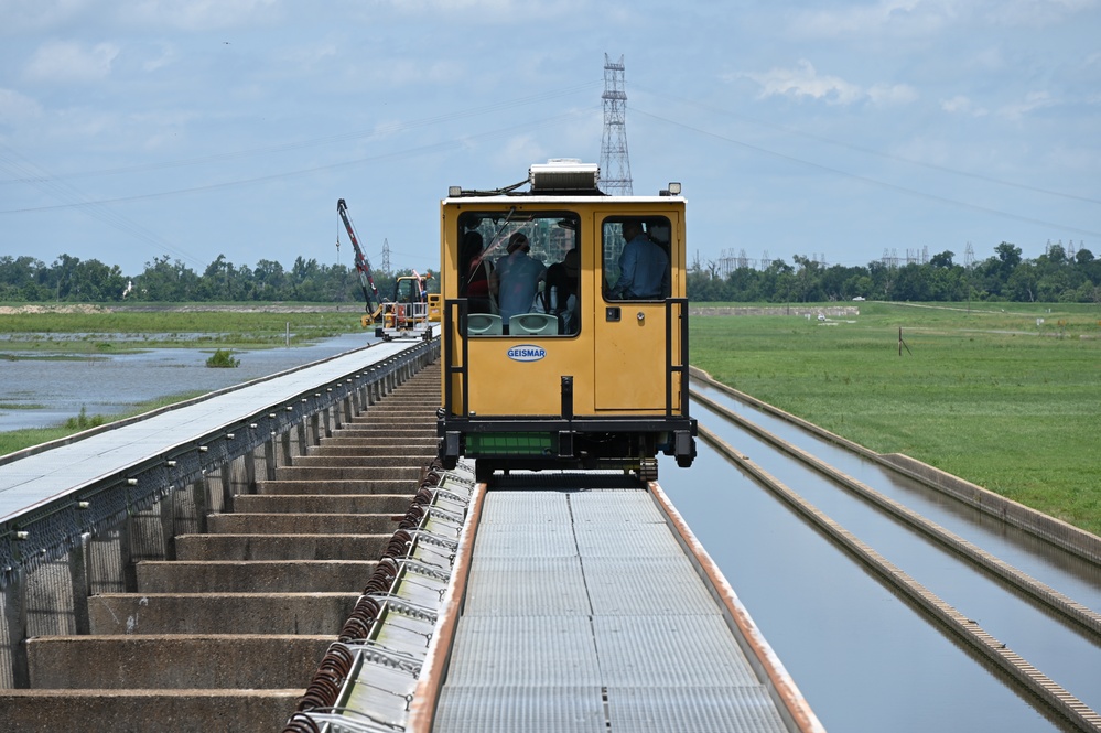 U.S. Army Corps of Engineers hosts delegates from Vietnam, World Bank for Nature-Based Solutions tour