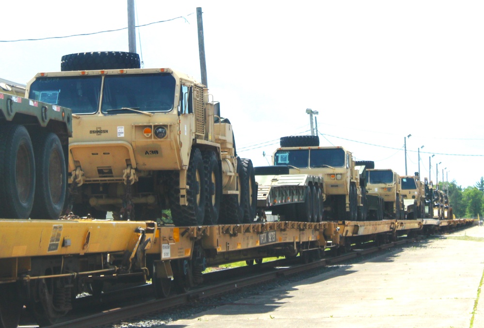 32nd Infantry Brigade Combat Team Soldiers complete ‘largest rail movement with civilian linehaul Wisconsin National Guard has ever done’