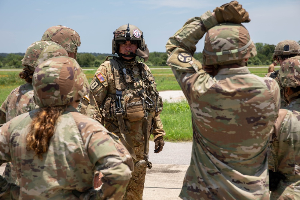 278th RSS and 2-285th AVN REGT Sling Load Training at Fort Cavazos