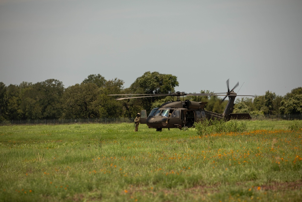 278th RSS and 2-285th AVN REGT Sling Load Training at Fort Cavazos