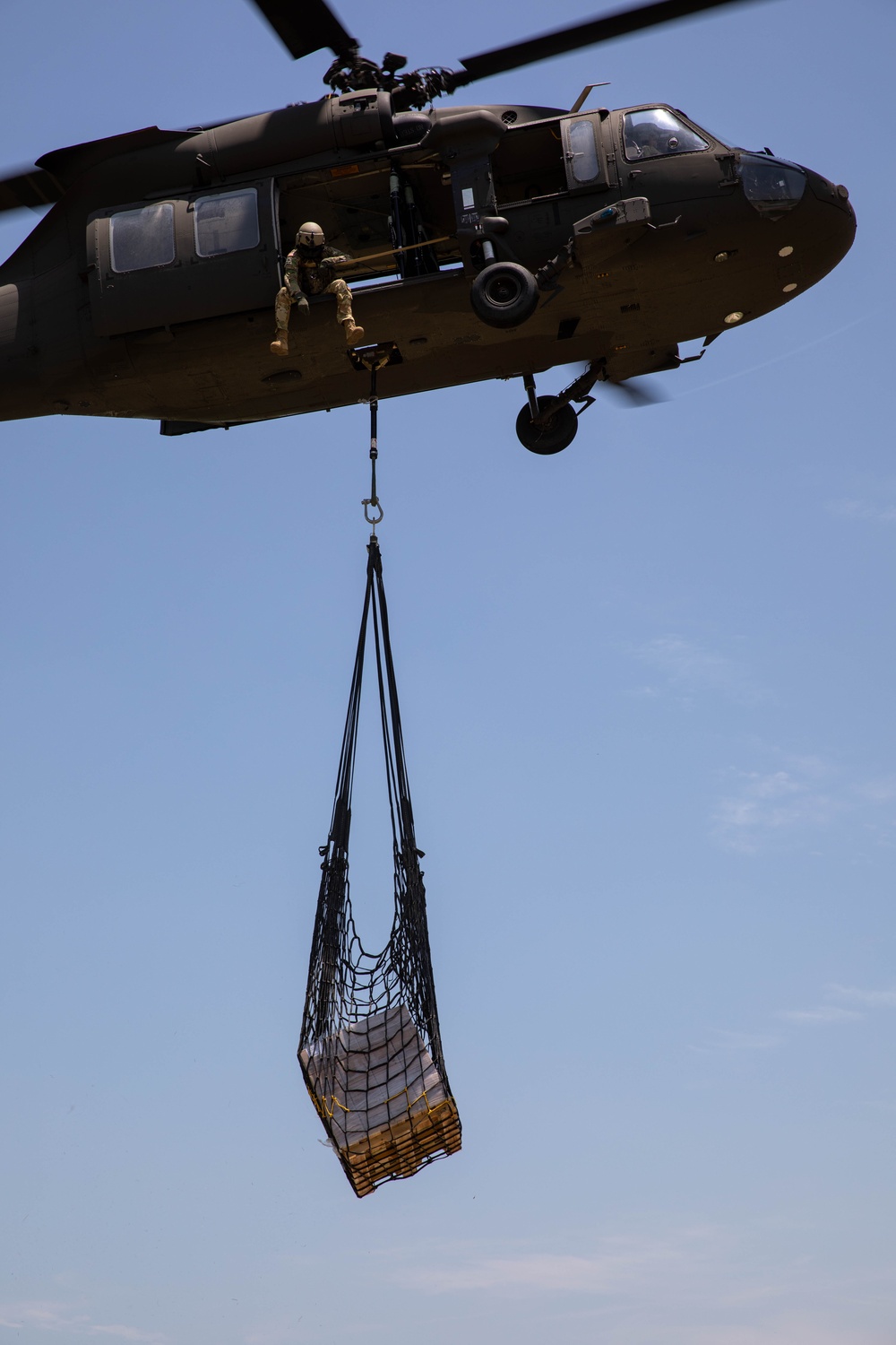 278th RSS and 2-285th AVN REGT Sling Load Training at Fort Cavazos