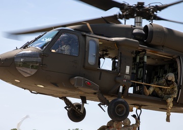 278th RSS and 2-285th AVN REGT Sling Load Training at Fort Cavazos