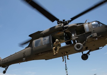 278th RSS and 2-285th AVN REGT Sling Load Training at Fort Cavazos