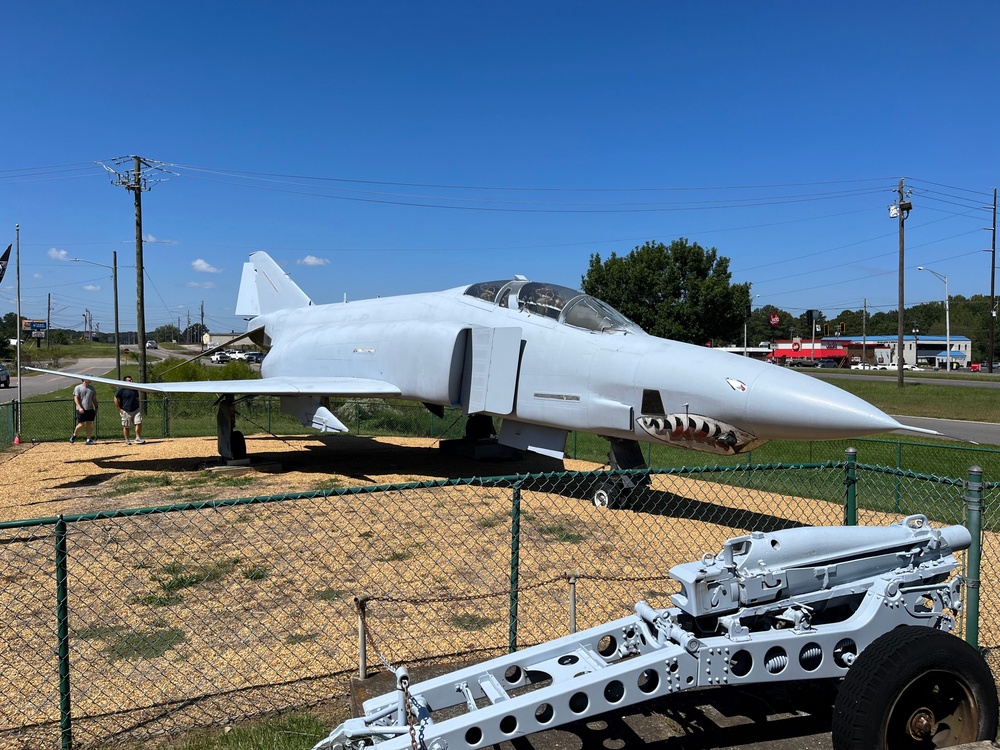 Sumpter Smith JNGB Airmen restore F4 aircraft