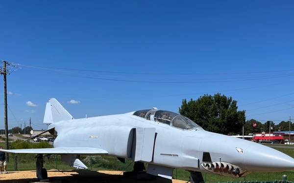 Sumpter Smith JNGB Airmen restore F4 aircraft