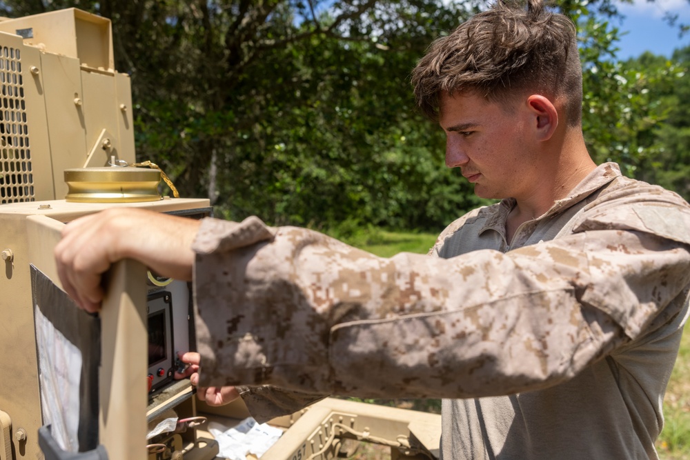 8th ESB Builds an Amphibious Assault Fuel System During Bulk Fuel Company Advanced Output FEX