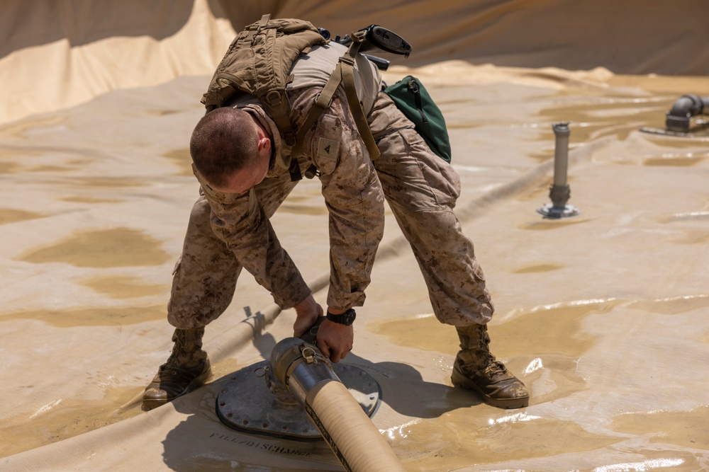 DVIDS - Images - 8th ESB Builds an Amphibious Assault Fuel System ...