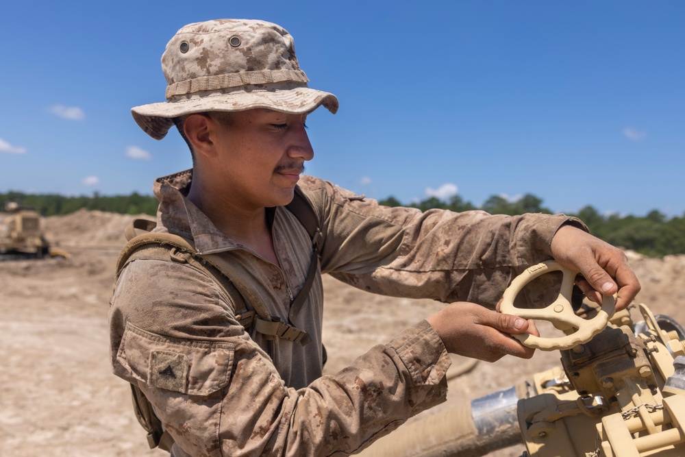 8th ESB Builds an Amphibious Assault Fuel System During Bulk Fuel Company Advanced Output FEX