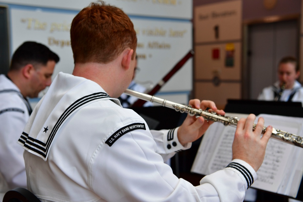 Sailors Visit Portland VA Medical Center