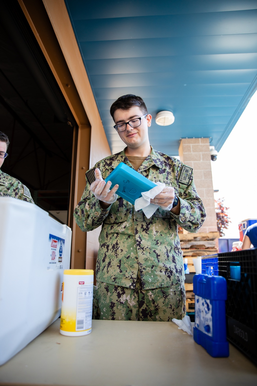 Sailors Volunteer at the Share Community Center