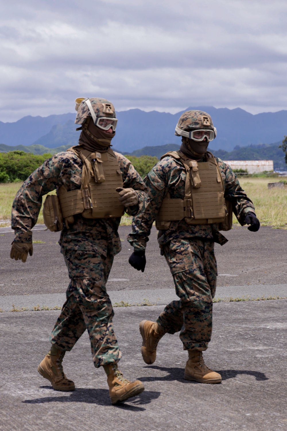 The Sky’s the Limit: CLC-33 Marines and Soldiers with 3-25 GSAB perform external lift operations