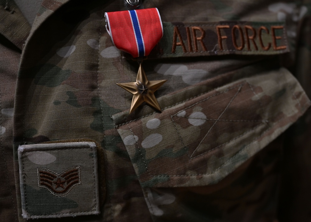 DM awards 2 Rescue Airmen the Bronze Star Medal