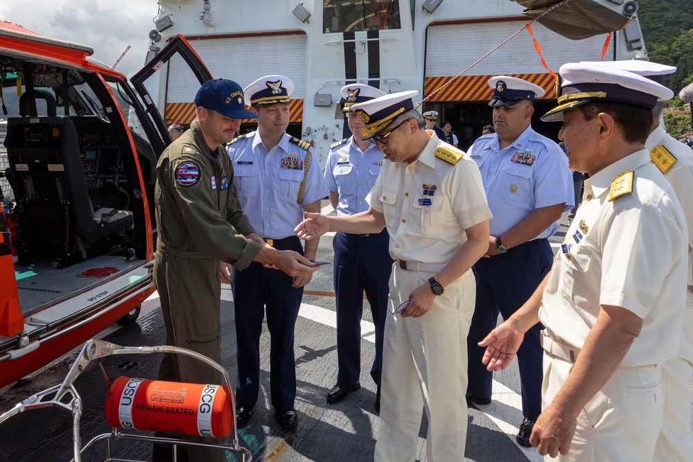 Japanese, Korean Coast Guard members visit USCGC Waesche (WMSL-751)