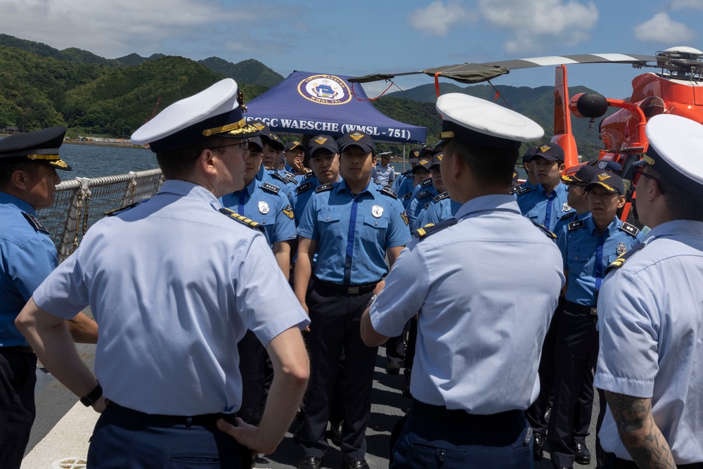 Japanese, Korean Coast Guard members visit USCGC Waesche (WMSL-751)