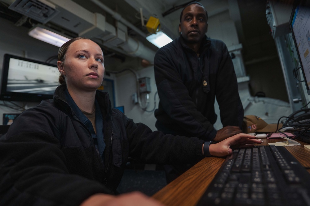 USS Carl Vinson (CVN 70) Sailors Work in Automated Data Processing