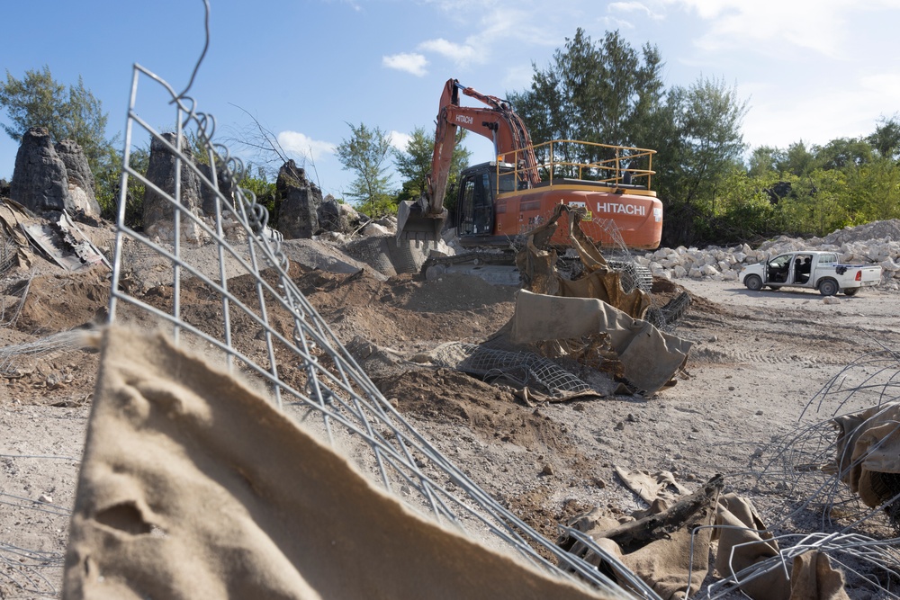 MRF-D 24.3: U.S. Marines, Australian Army clear demolition site during Operation Render Safe Nauru