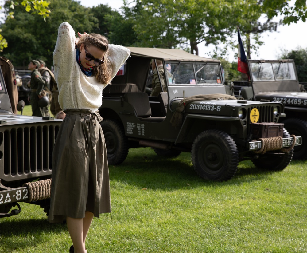 Reenactors dawn World War 2 uniforms to honor those who served