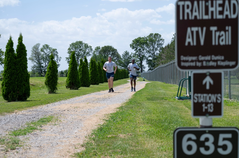 49th Aerial Port Flight honors fallen Airmen during Port Dawgs Memorial 5K
