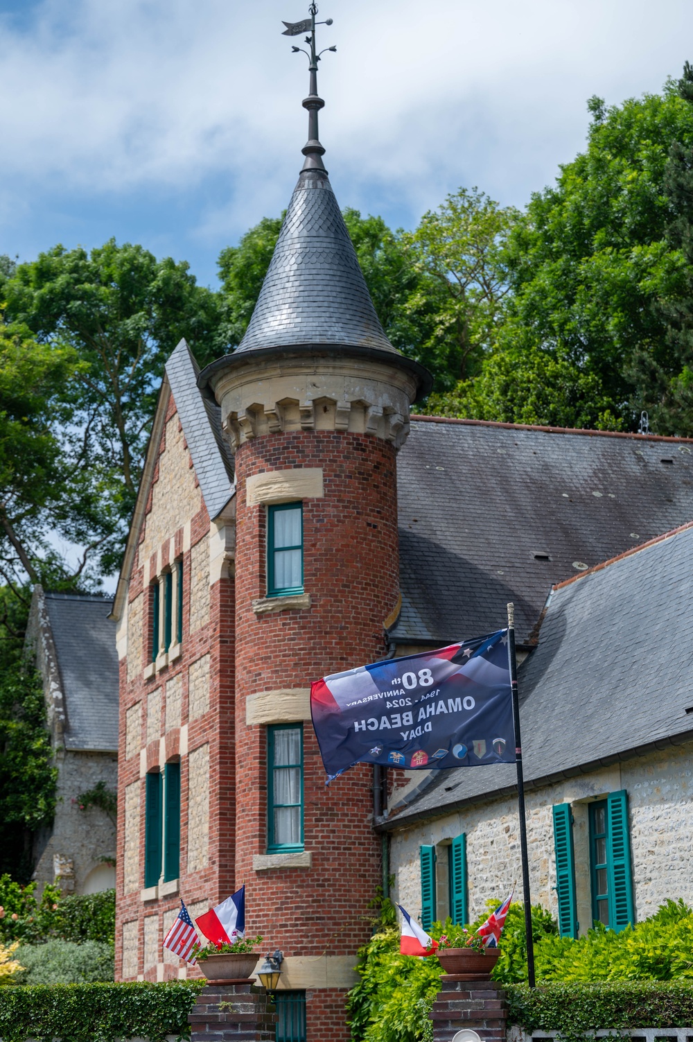 D-Day 80 celebrates with legacy C-47s flying over Omaha Beach