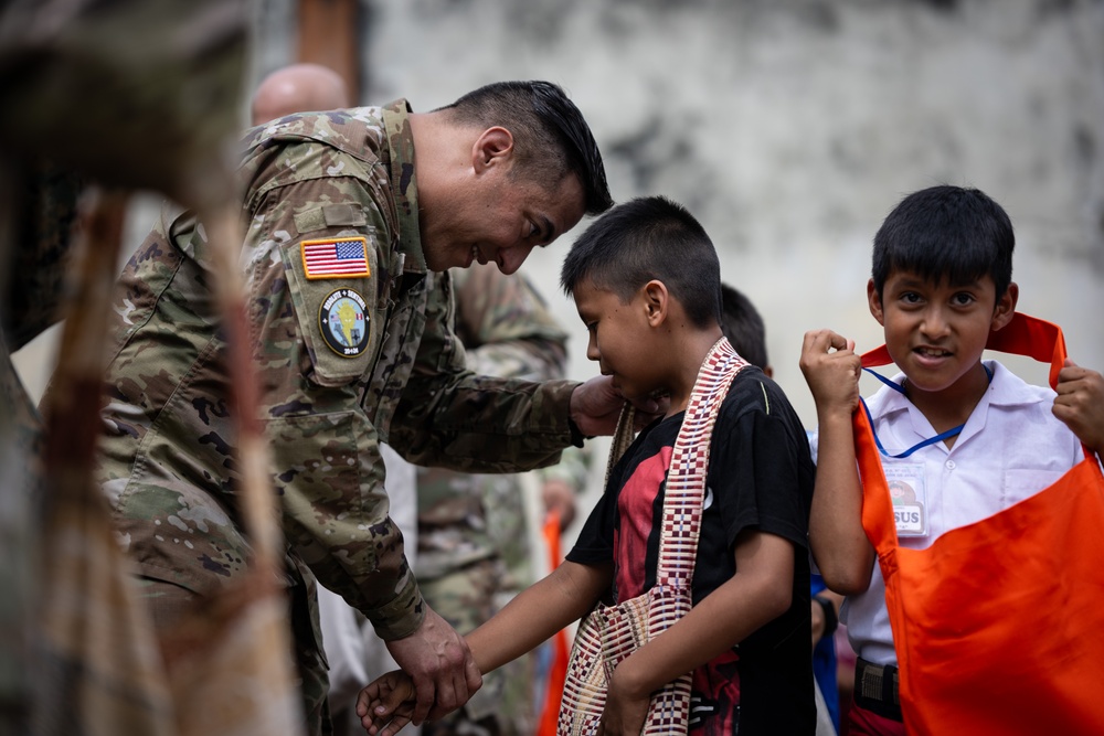 U.S. Army, Marine Civil Affairs boost education in Peru during RS24