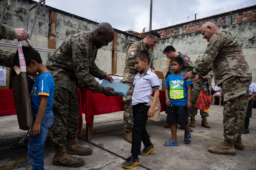 U.S. Army, Marine Civil Affairs boost education in Peru during RS24