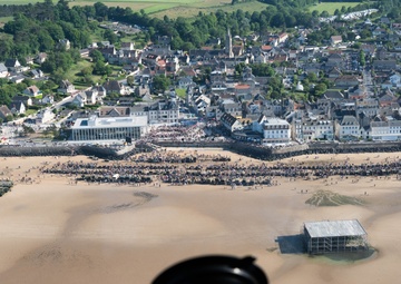 WWII veteran Ceo Bauer takes flight with USAF