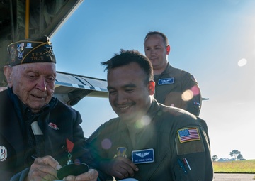 WWII veteran Ceo Bauer takes flight with U.S. Air Force