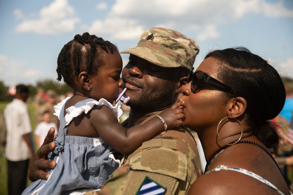 3rd Infantry Division welcomes home Soldiers