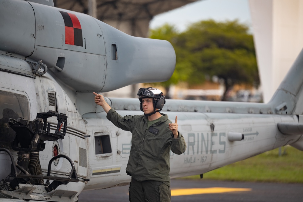 DVIDS - Images - U.S. Marines with HMLA-167 perform maintenance during ...