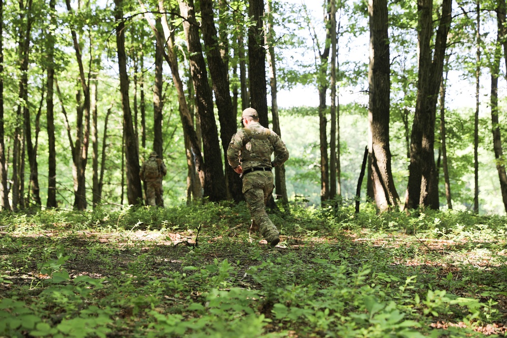 1-109th Infantry Regiment Soldiers Conduct Recon React to Contact Mission