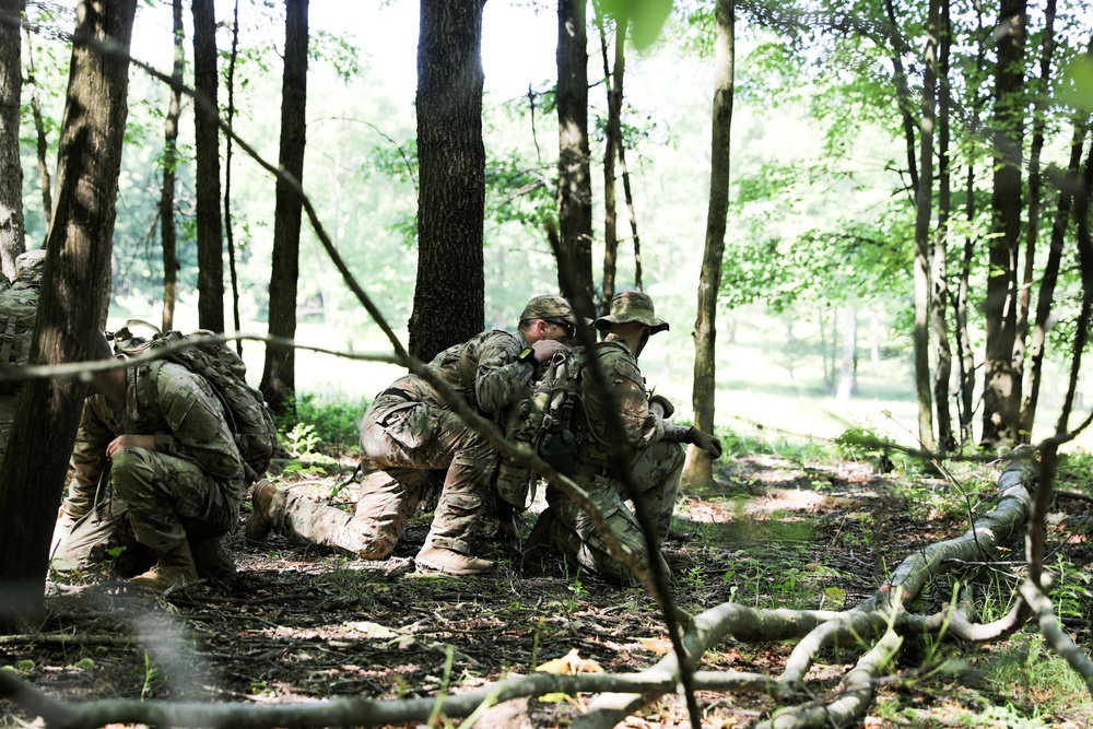 1-109th Infantry Regiment Soldiers Conduct Recon React to Contact Mission