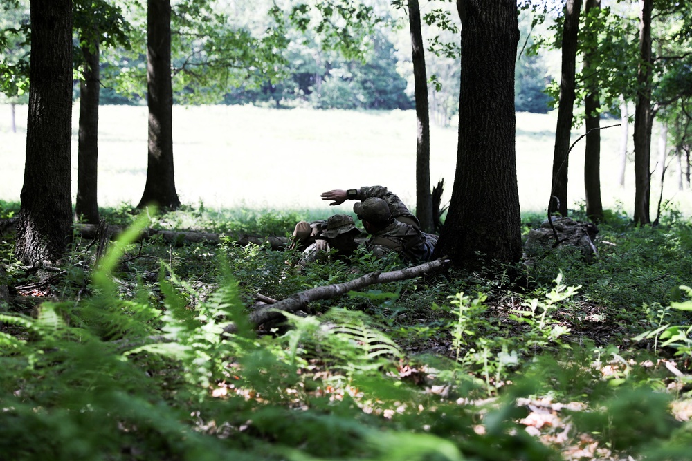 1-109th Infantry Regiment Soldiers Conduct Recon React to Contact Mission