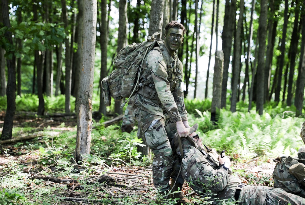 1-109th Infantry Regiment Soldiers Conduct Recon React to Contact Mission