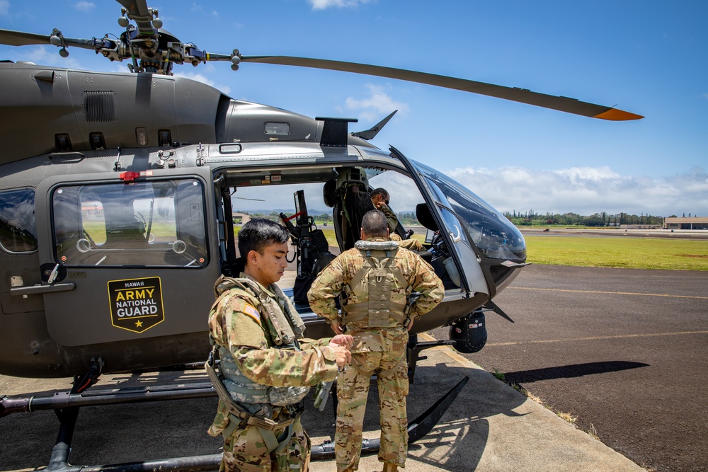 Hawaii’s Lakotas with 3-140th Aviation soar through the sky