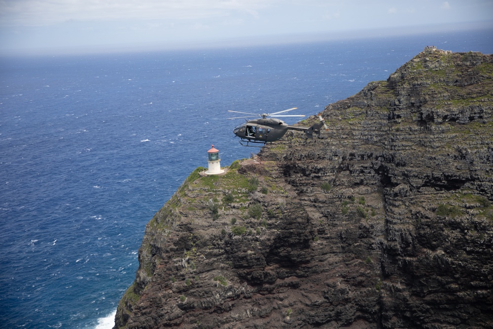 Hawaii’s Lakotas with 3-140th Aviation soar through the sky