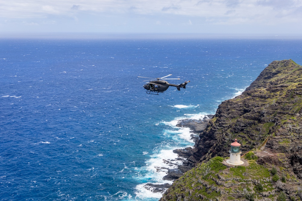 Hawaii’s Lakotas with 3-140th Aviation soar through the sky