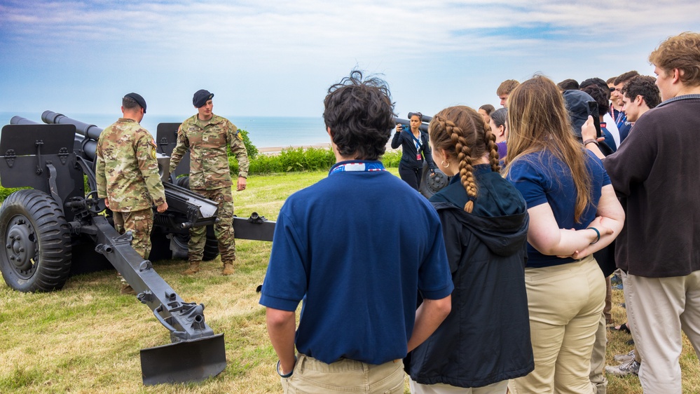 529th MPs Teach High Schoolers About Cannons