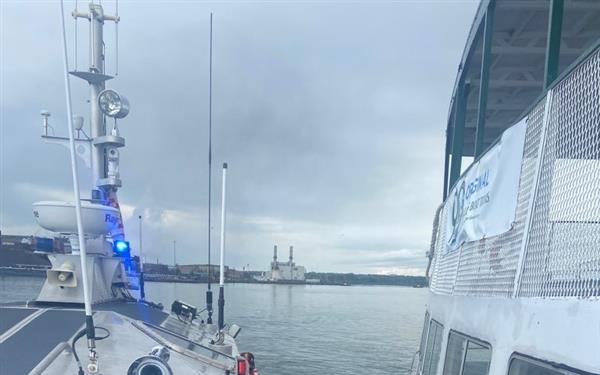 Coast Guard responds to aground tour boat in St Marys River