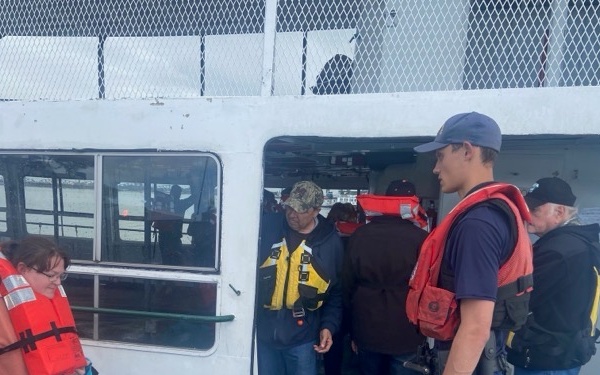 Coast Guard responds to aground tour boat in St Marys River