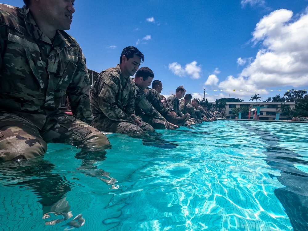 Hawaii’s MEDEVAC units practice water survival training