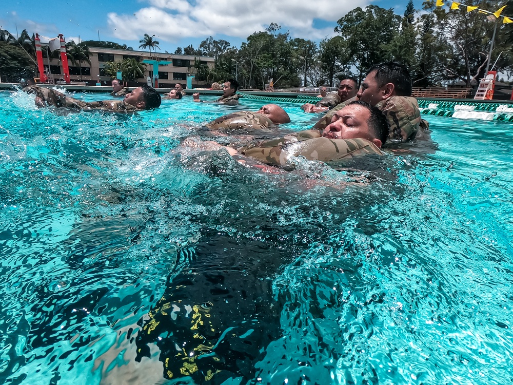 Hawaii’s MEDEVAC units practice water survival training