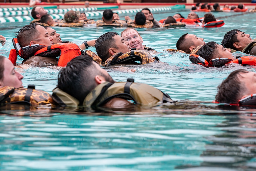 Hawaii’s MEDEVAC units practice water survival training