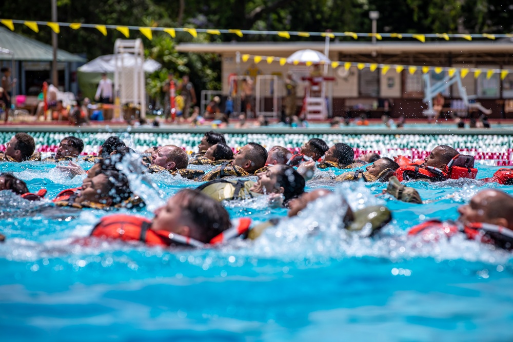 Hawaii’s MEDEVAC units practice water survival training