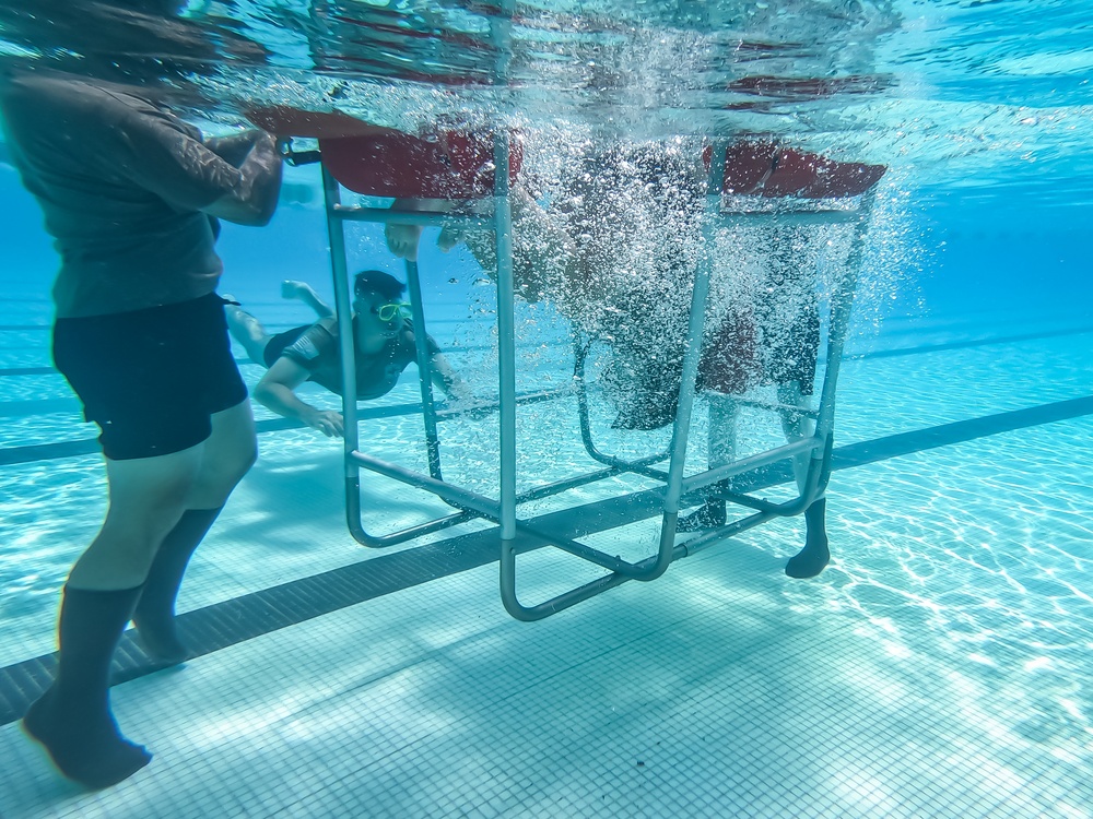 Hawaii’s MEDEVAC units practice water survival training