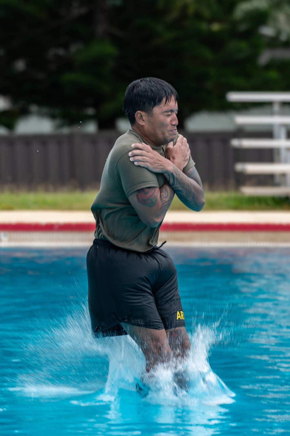 Hawaii Army National Guard MEDEVAC Units Practice Water Survival Training