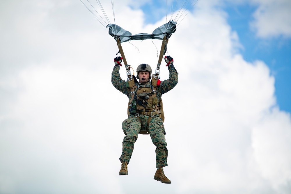 4th Reconnaissance Battalion conduct military freefalls during BALTOPS 24
