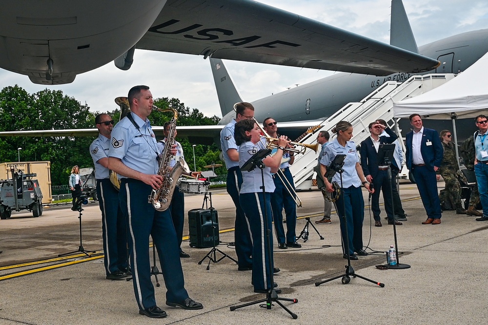 At Berlin Air Show, Charleston Air Force Reservists Highlight Air Mobility Capabilities, International Partnerships