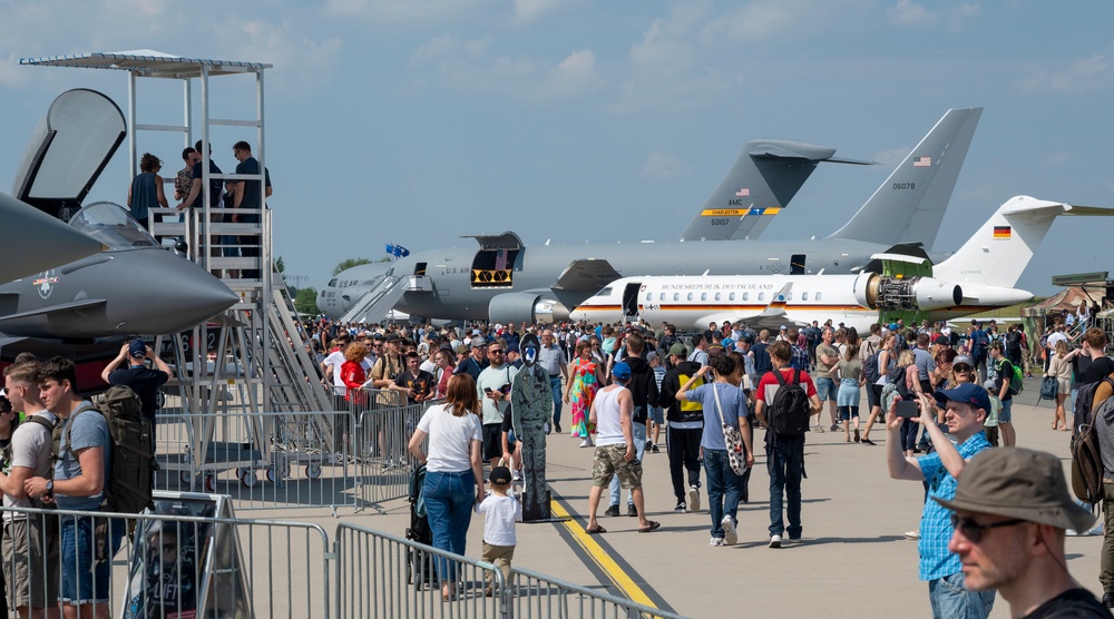 At Berlin Air Show, Charleston Air Force Reservists Highlight Air Mobility Capabilities, International Partnerships